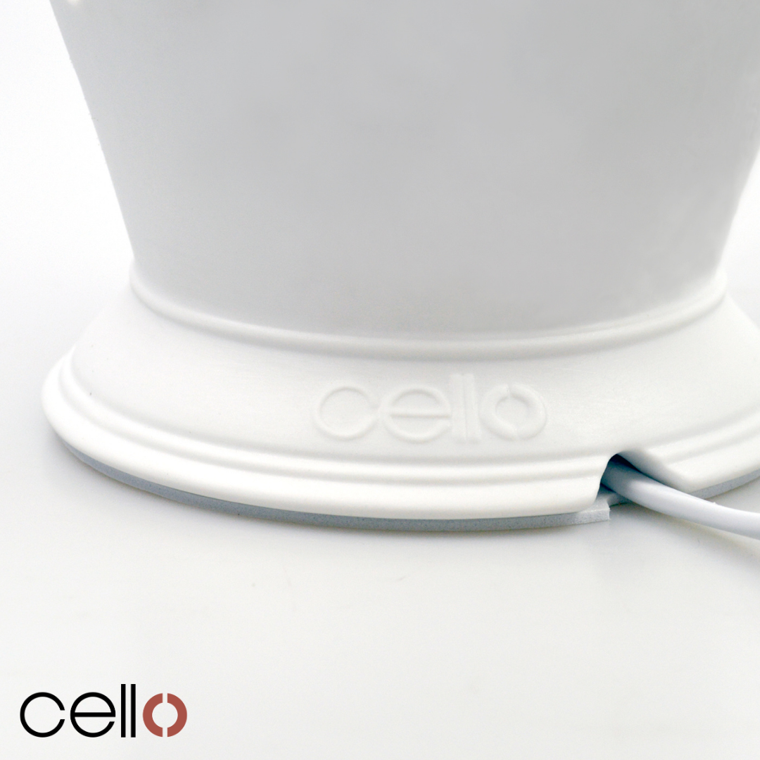 Cello Porcelain Electric Melt Burner – Polar Bear Design with with 12 Naked Cello Melts