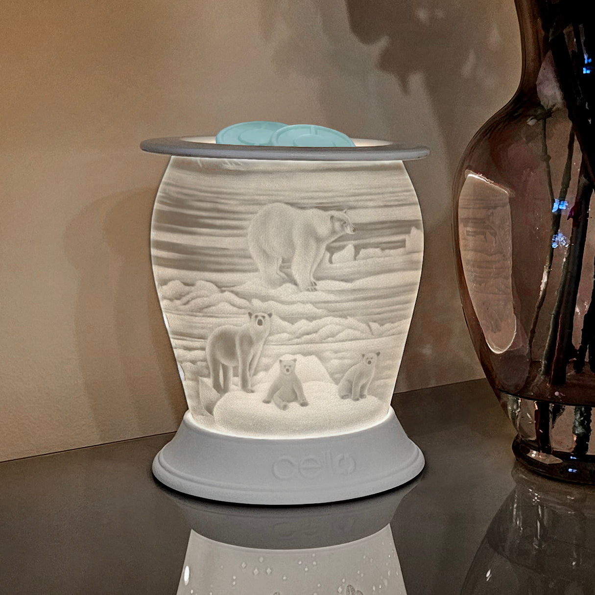 Cello Porcelain Electric Melt Burner – Polar Bear Design with with 12 Naked Cello Melts